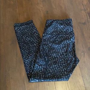 Lululemon all sport leggings / size 6